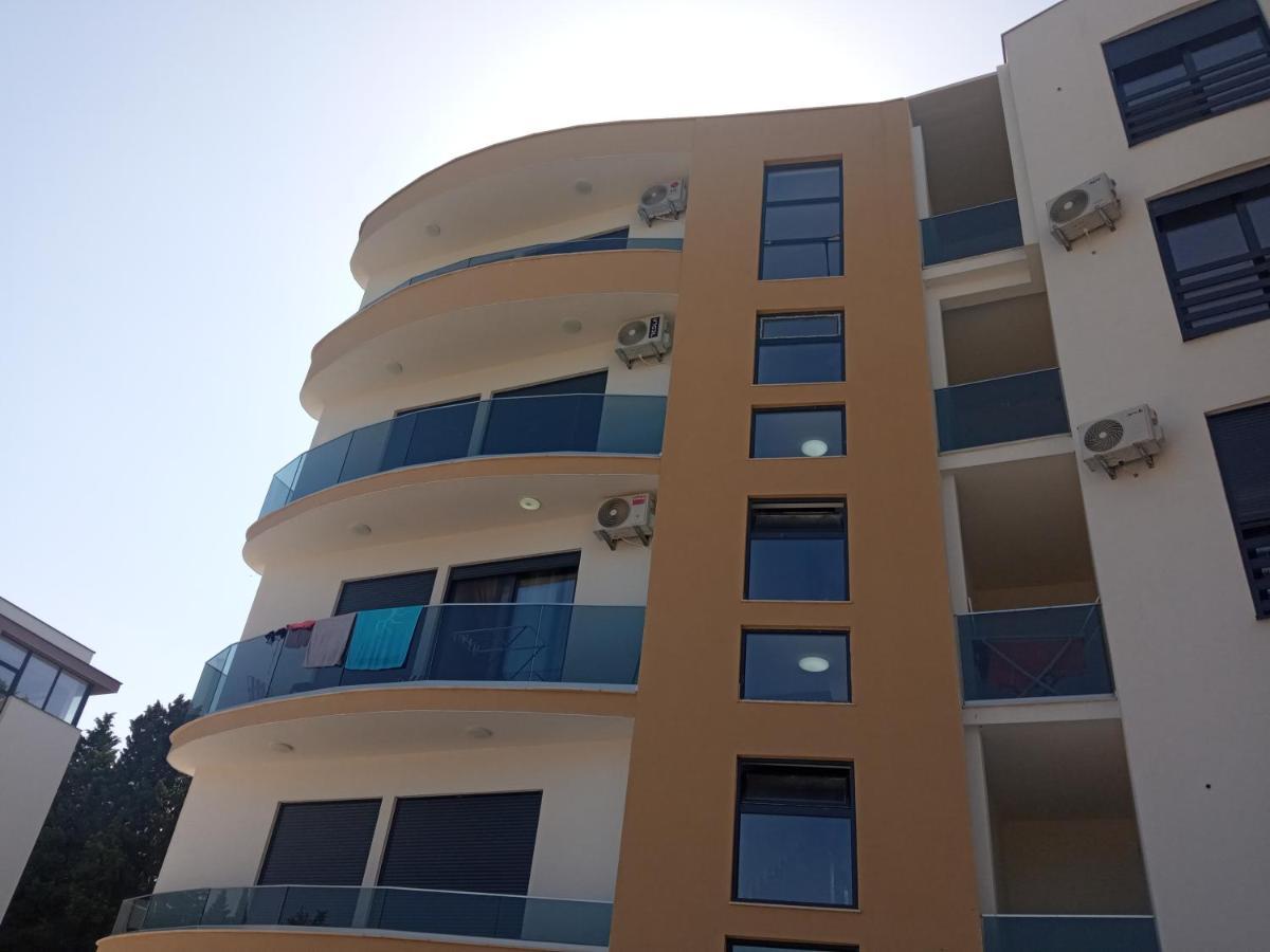 Apartman Ami Ulcinj Esterno foto